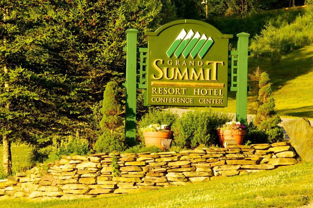 Grand Summit Hotel West Dover Exterior foto